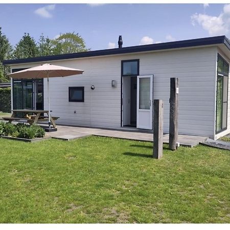 Knus Chalet Heidebloem Putten Buitenkant foto